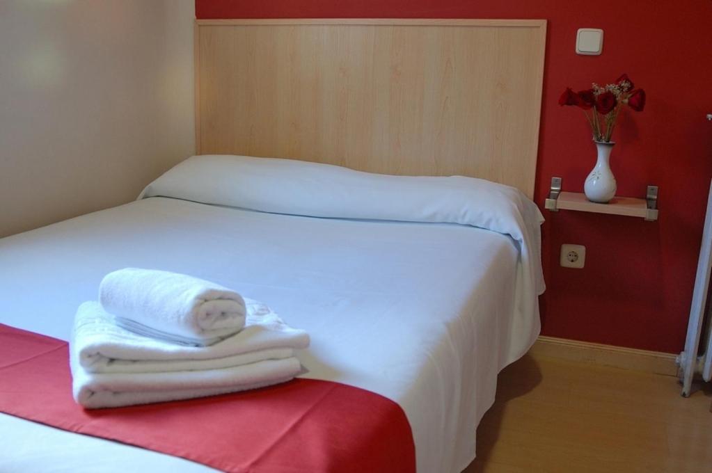 Hostal Falfes Madrid Ruang foto