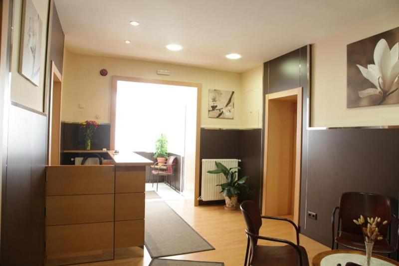 Hostal Falfes Madrid Bagian luar foto