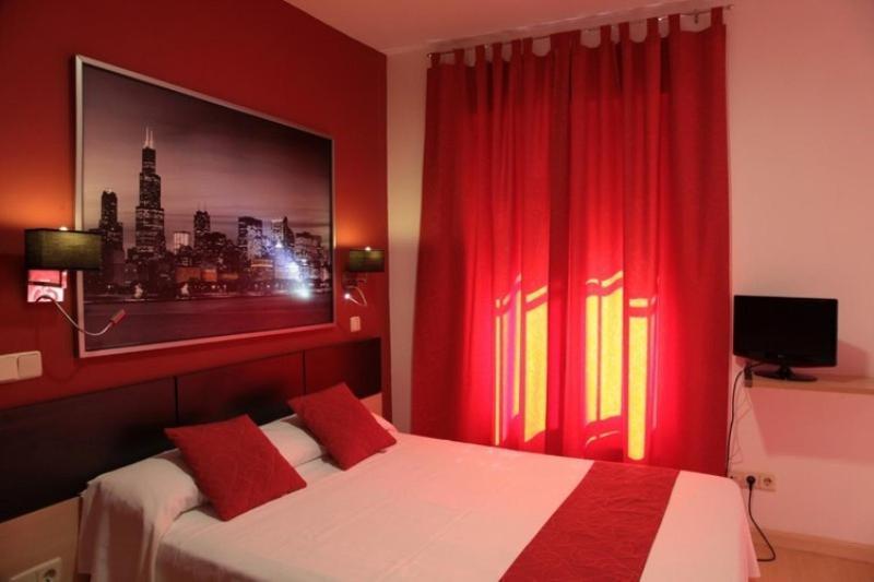 Hostal Falfes Madrid Bagian luar foto