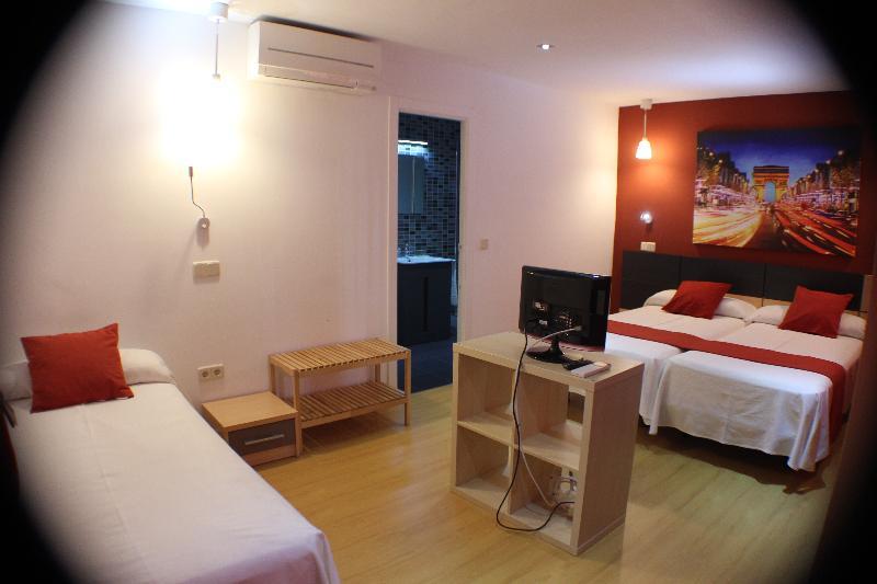 Hostal Falfes Madrid Bagian luar foto