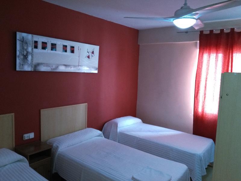 Hostal Falfes Madrid Bagian luar foto